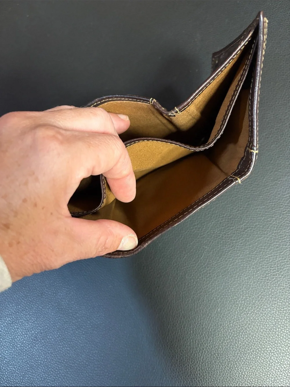 Carhartt Brown Leather Men’s Bifold Wallet